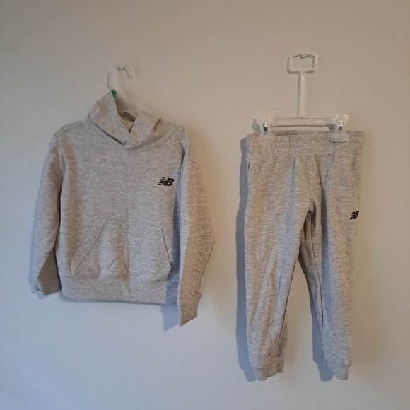 Lot of 2 New Balance Sweat Suits - Picture 1 of 8